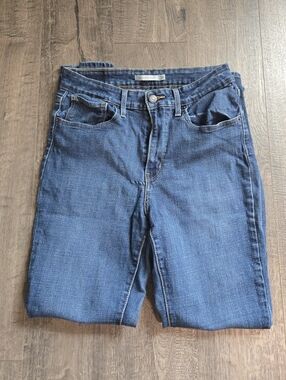 Levi's Women's Skinny Jeans in Medium Blue Wash